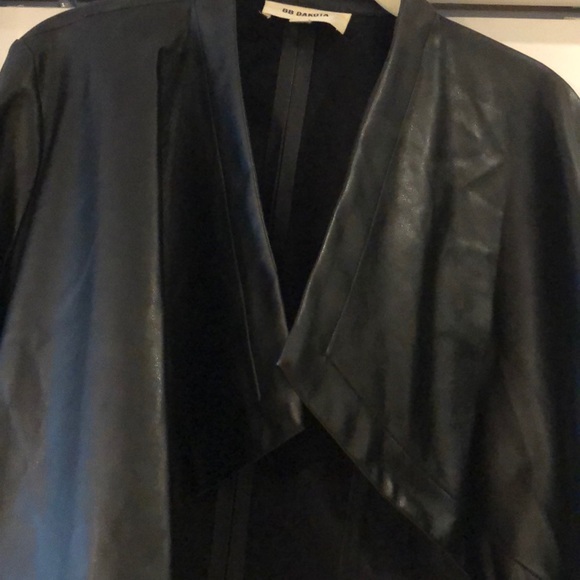 Leather jacket - Picture 2 of 6